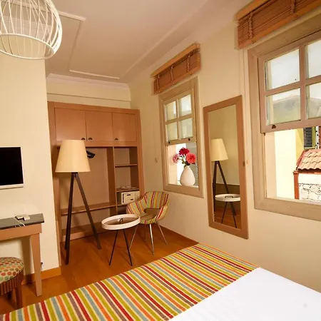 Stunning Studio Flat With Jacuzzi Near Hadrian's Gate 호스텔 *