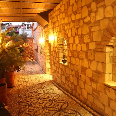 Stunning Studio Flat With Jacuzzi Near Hadrian's Gate Hostel Antalya