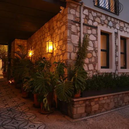 Stunning Studio Flat With Jacuzzi Near Hadrian's Gate Hostel