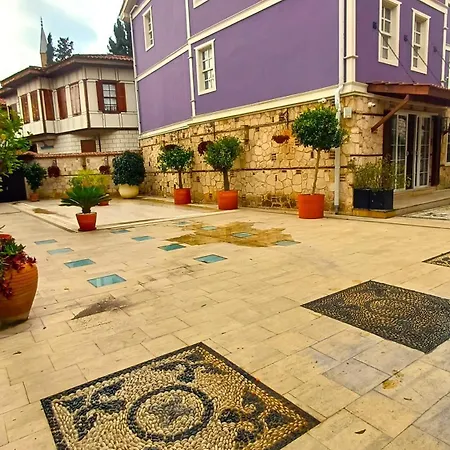 Stunning Studio Flat With Jacuzzi Near Hadrian's Gate 호스텔 *